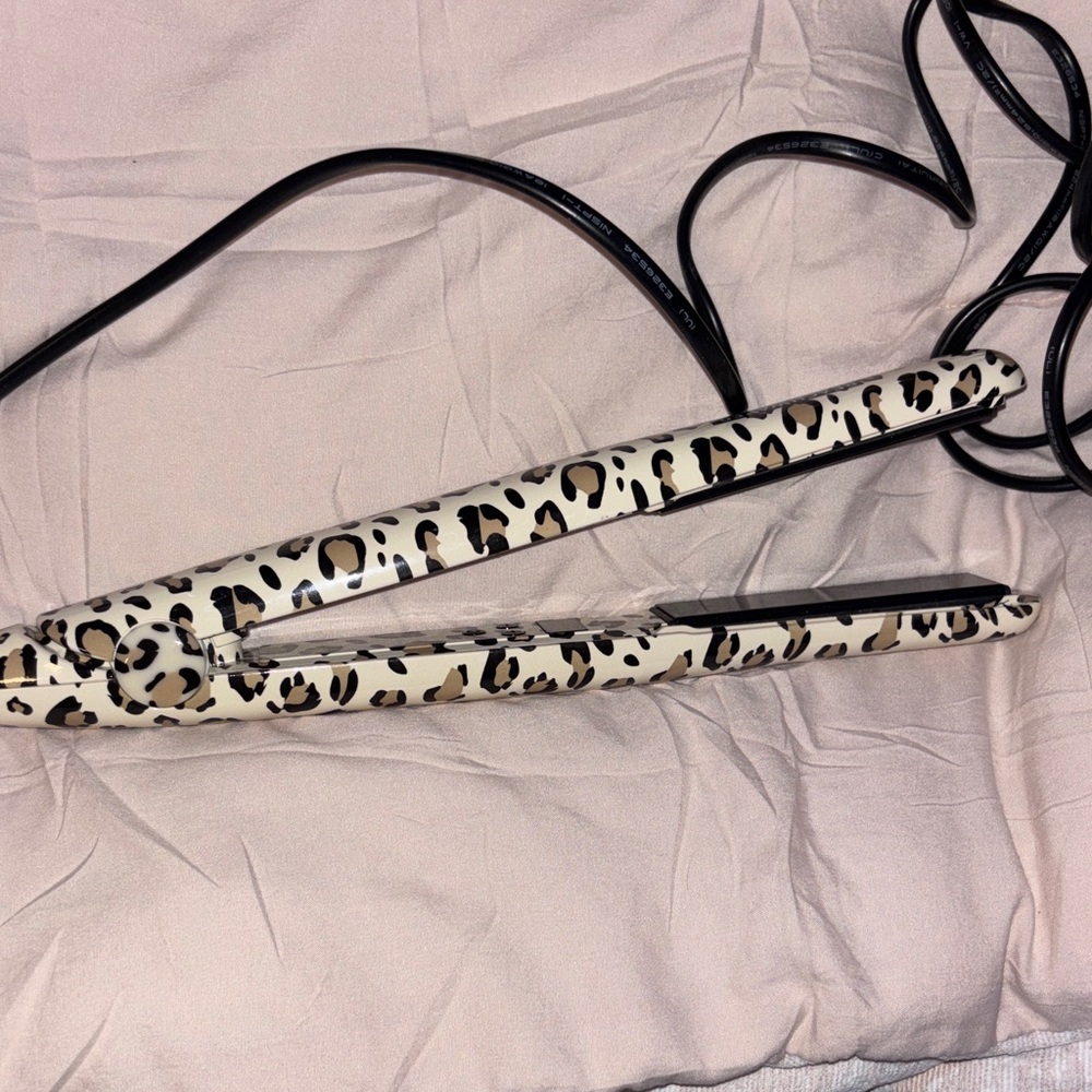The Beachwaver Co. Leopard Print Hair Tool